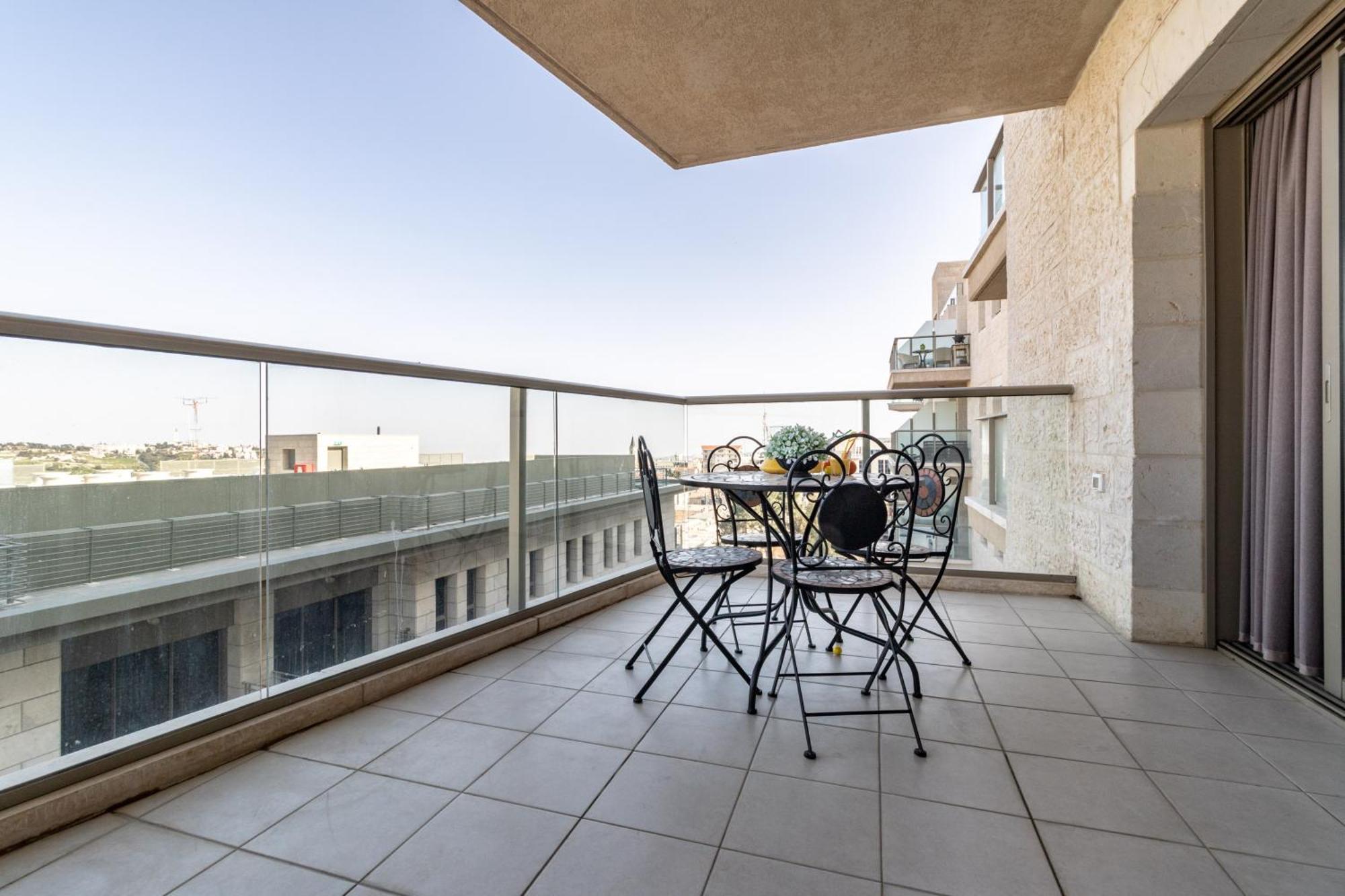 Isrentals Haneviim - Aparthotel In City Center Jerusalem Eksteriør billede